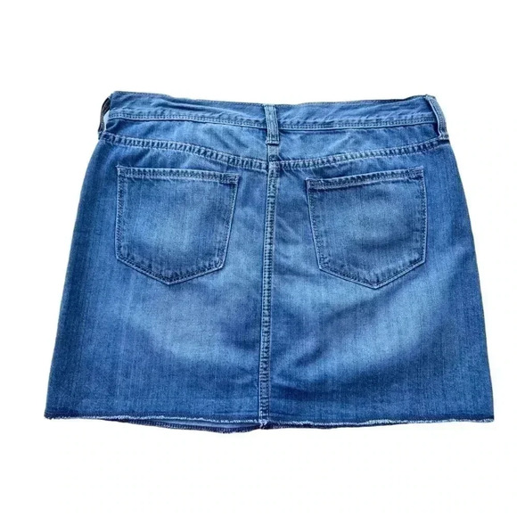 Women’s Old Navy Light Wash Denim mini skirt•Size 6•Preowned Great Condition• - Picture 6 of 9